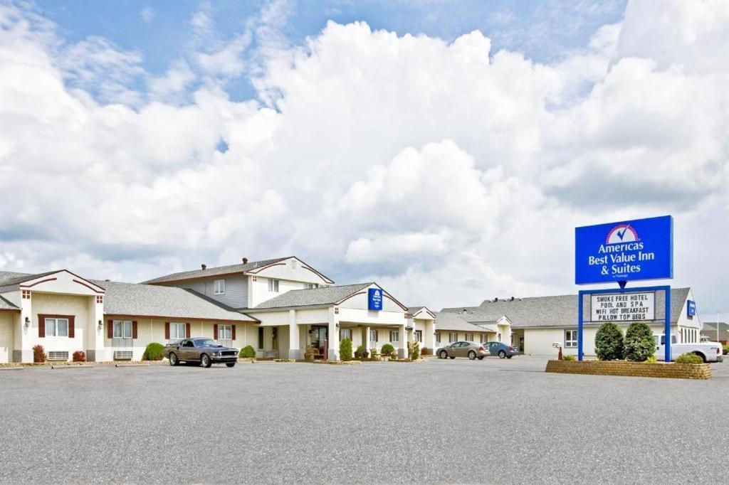 Americas Best Value Inn & Suites Thief River Falls Dış mekan fotoğraf