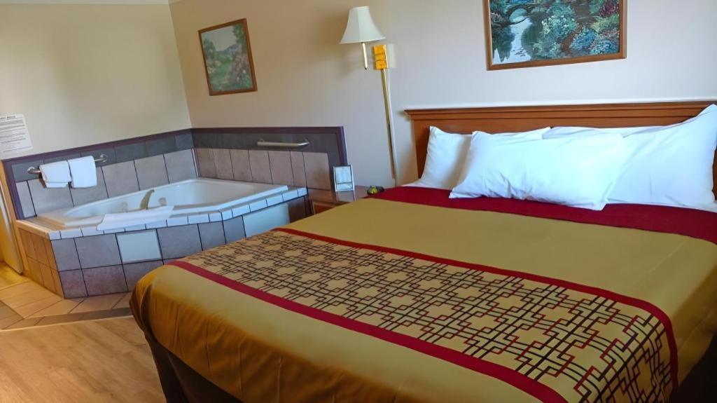 Americas Best Value Inn & Suites Thief River Falls Dış mekan fotoğraf