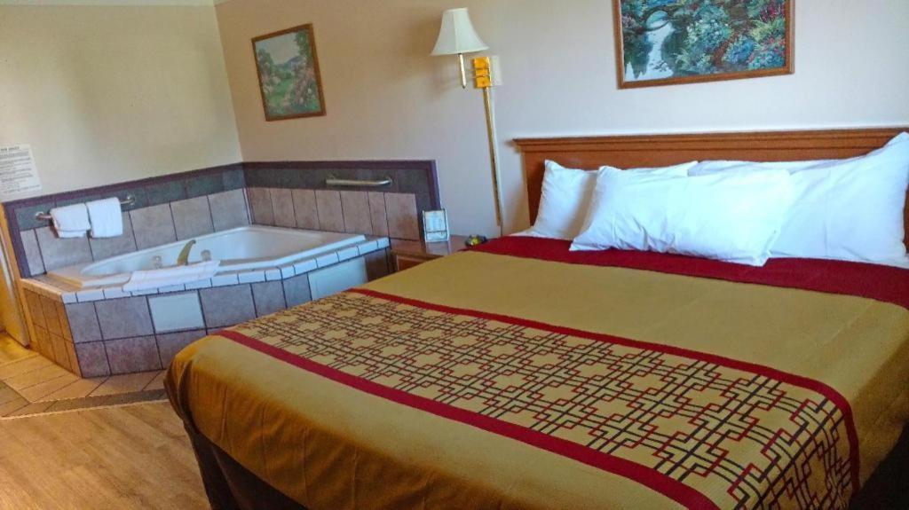 Americas Best Value Inn & Suites Thief River Falls Dış mekan fotoğraf