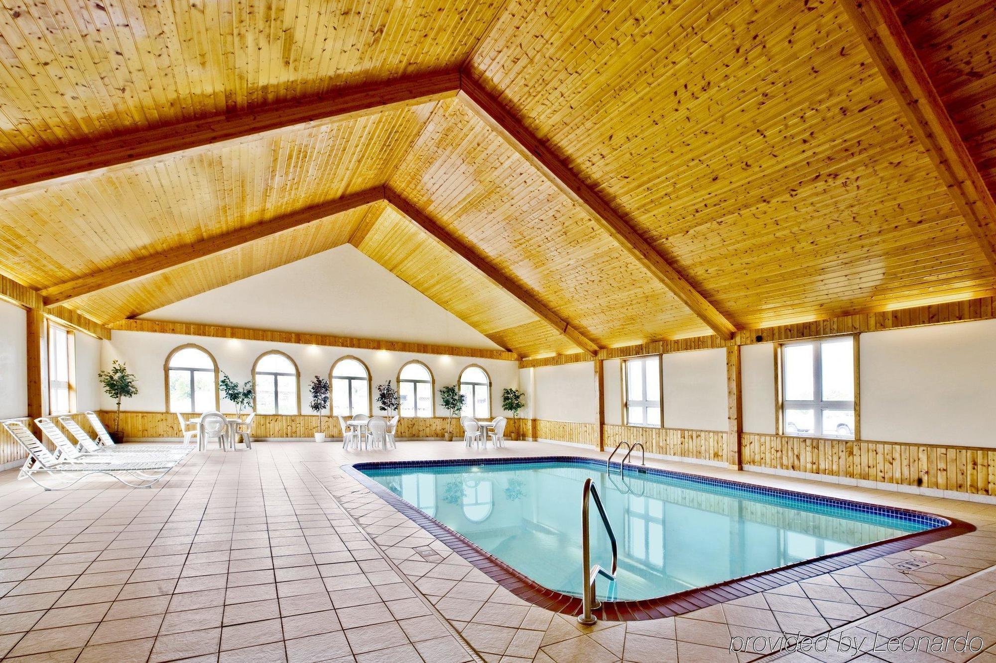Americas Best Value Inn & Suites Thief River Falls Konforlar fotoğraf